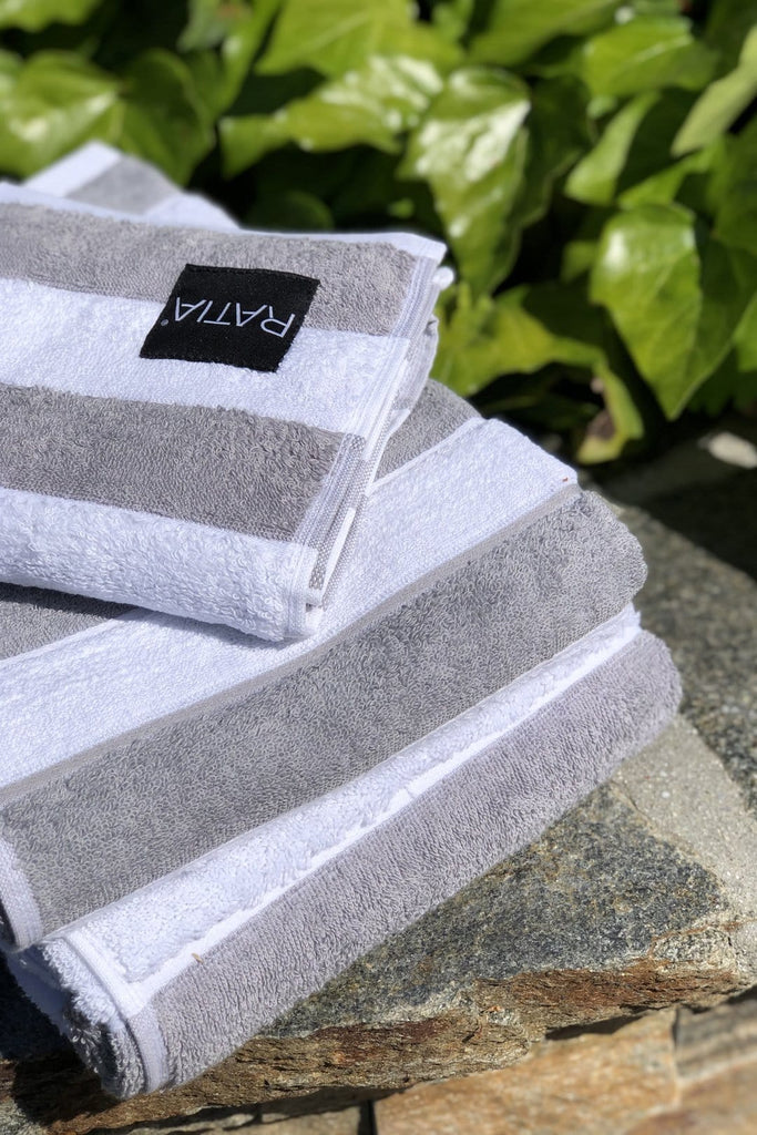 RATIA BATH TOWEL WIDE STRIPE, GREY/WHITE (70x140cm)